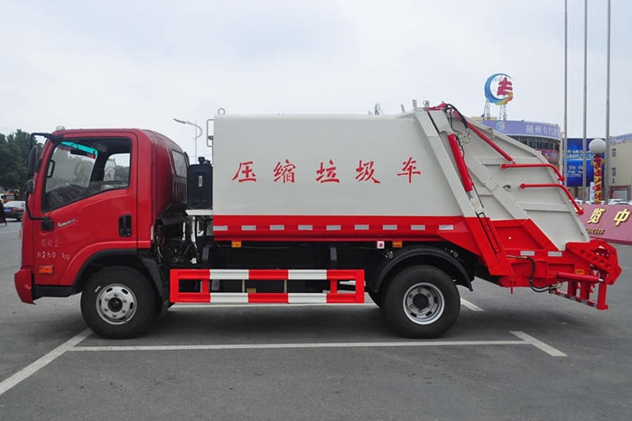 大運8方壓縮式垃圾車左側圖片
